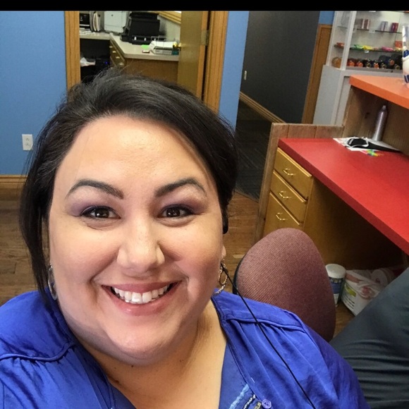 Meet your Posher, Linda - Picture 1 of 1